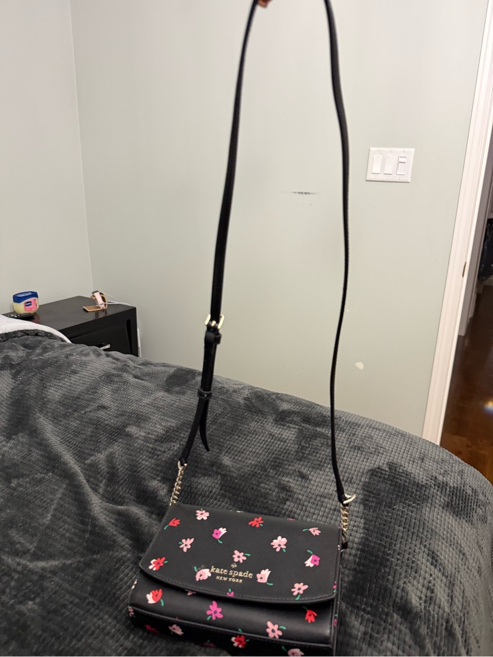 kate spade black “WALLET ON A CHAIN” crossbody with pink and red floral print